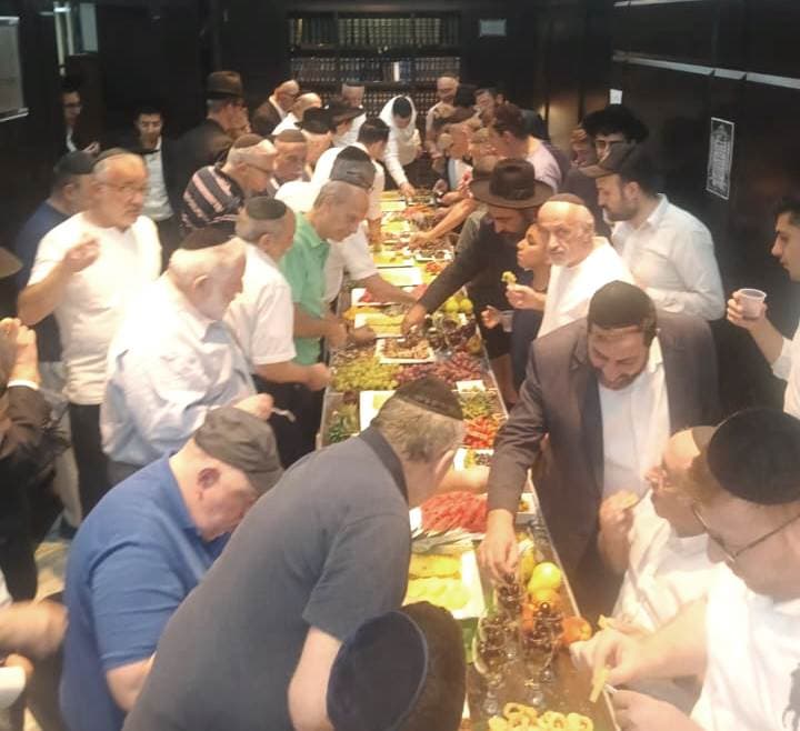 Hevrat Pinto, una fiesta en Tu Bishvat