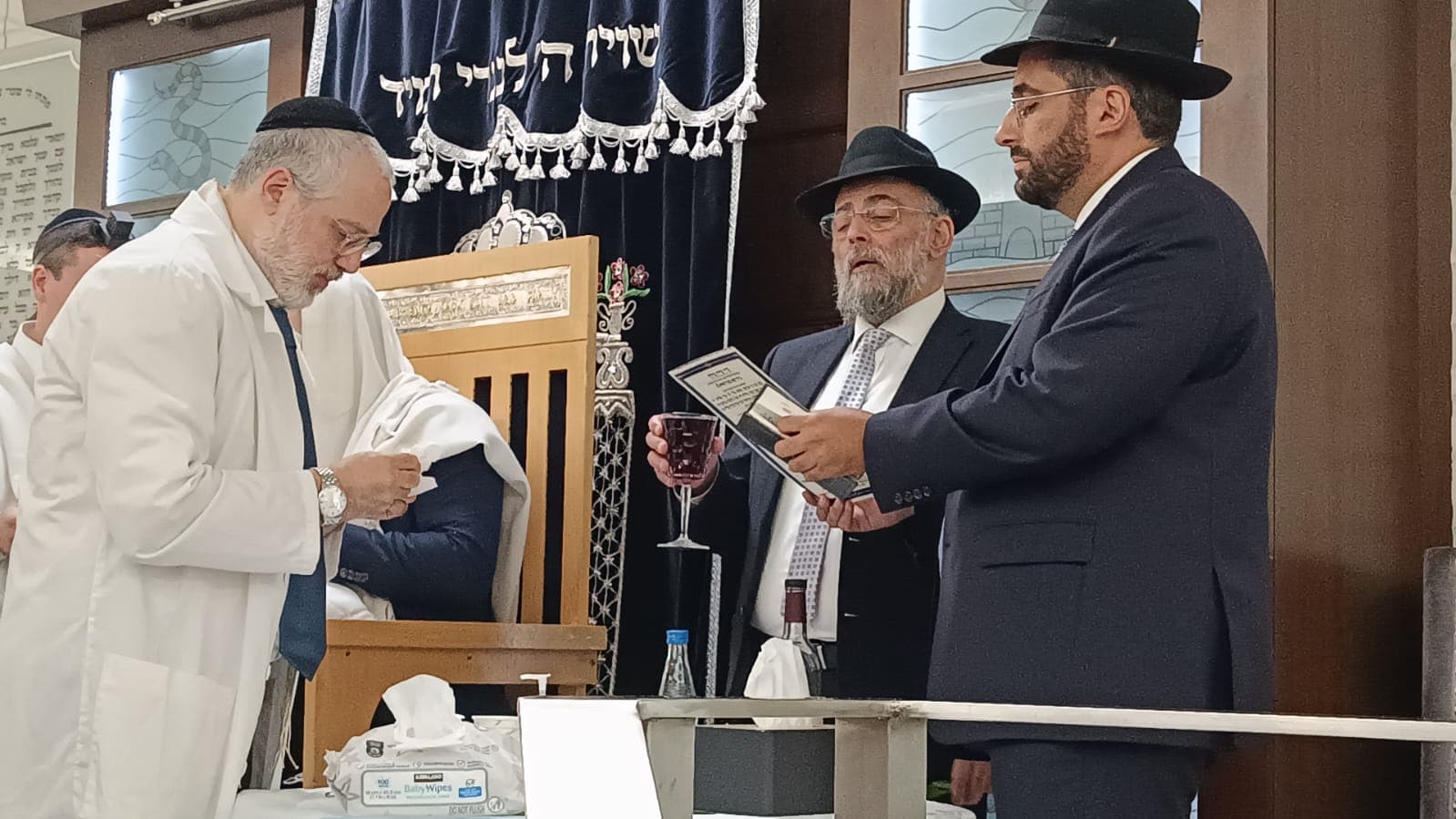 Rab Itzjak Mohadeb…